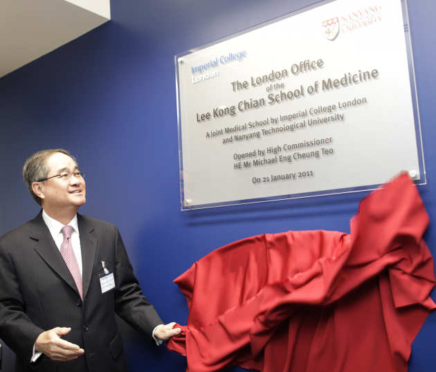 His Excellency Michael Eng Cheng Teo, Sinapore's High Commissioner at the opening of the Lee Kong Chian School of Medicine