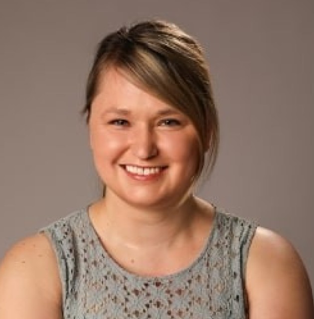 Dr Caroline Zinser