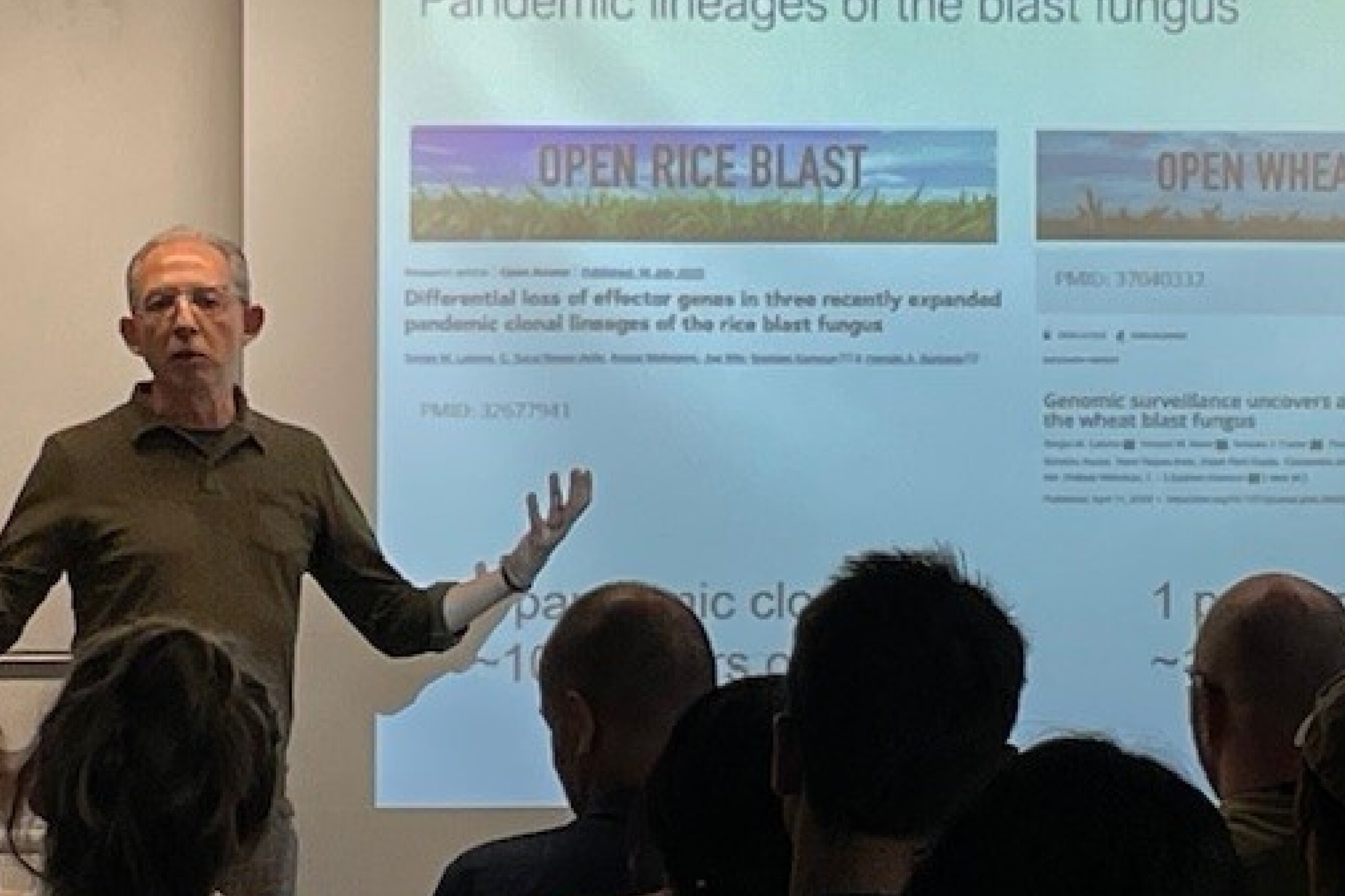 A photo of Professor Sophien Kamoun at the Think. Evolutionary. Transitions keynote s